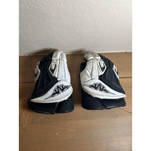 Mission Other - Mission Hockey Gloves The Syndicate Black And White 10in